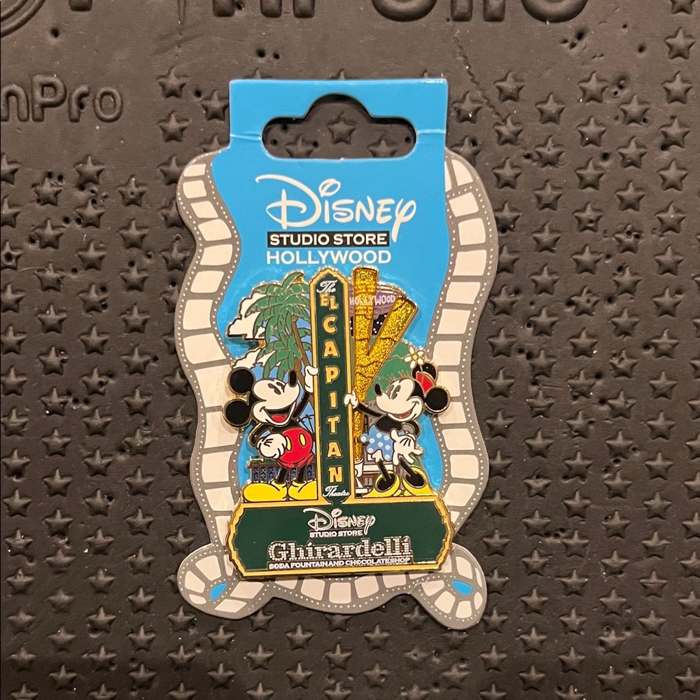 Disney DSSH Mickey and Minnie at El Capitan Ghirardelli Pin (Msc - 49)